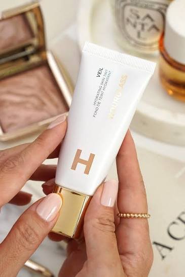 Hourglass Veil Hydrating Skin Tint Foundation